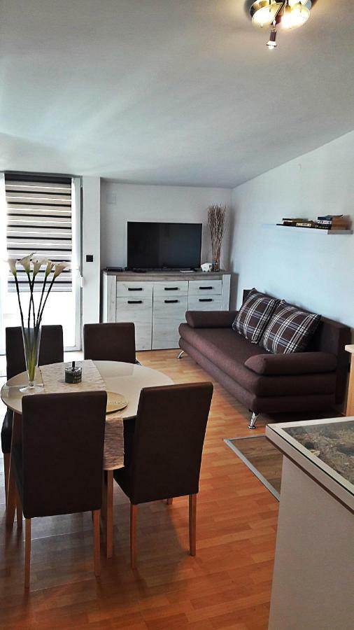 Tatic Apartman Štinjan